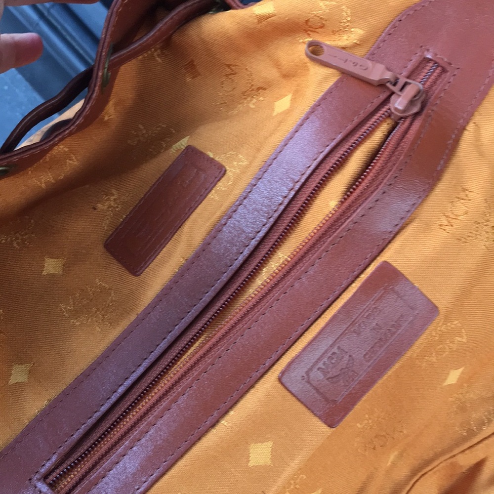 Mcm bucket bag (includes dust bag and cards) - Picture 13 of 15